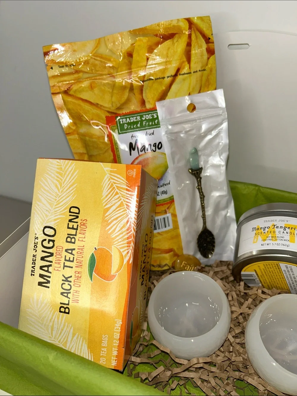 Everything Mango Box with Calcite Stone Tea Cups & Green Chalcedony Spoon NIB
